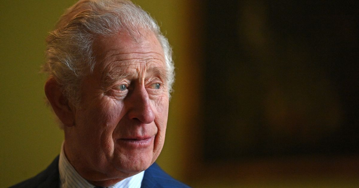 Vua Charles III tham dự lễ đăng quang của mẹ - Nữ hoàng Elizabeth II tại Tu viện Westminster vào ngày 2/6/1953. Khi ấy, ông 4 tuổi. Từ năm 1952 - 2022, thái tử Charles đứng đầu trong danh sách người kế vị ngai vàng tương lai. Do đó, ông trở thành người người thừa kế ngai vàng lâu nhất trong lịch sử: 70 năm.