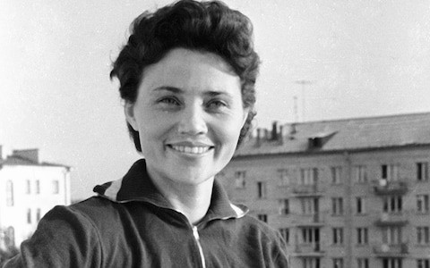 Theo lời kể của nữ phi công huyền thoại, bà đã 3 lần nhìn thấy vật thể bay không xác định (UFO). Trong đó, lần đầu tiên bà nhìn thấy UFO là vào năm 1962. Trong nhiều năm, bà thu thập các bằng chứng, bao gồm lời kể nhân chứng ở nhiều nơi trên thế giới nhằm chứng minh con người không đơn độc trong vũ trụ. Ngoài ra, bà Popovich gây chú ý khi tiết lộ từng chạm trán quái vật Bigfoot bí ẩn khi có chuyến đi tới dãy núi Pamir năm 1982.