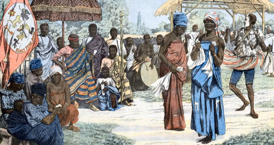 Về sau, lực lượng Anh với quân số và vũ khí áp đảo đã đánh bại lực lượng của bà Asantewa. Theo đó, bà và nhiều tướng sĩ bị quân Anh bắt giữ và đưa đi lưu đày ở Seychelles.