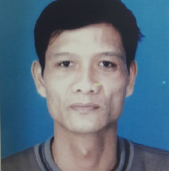 Đối tượng truy tìm là Doãn Trung Dũng, sinh năm 1971, trú tại tổ 7, khu 1, phường Trưng Vương, thành phố Uông Bí, tỉnh Quảng Ninh. Ngay khi phát đi thông tin truy tìm, lực lượng công an đã nhanh chóng lập các chốt chặn nơi nghi can có thể lợi dụng lẩn trốn. Đến trưa ngày 26/9/2016, sau khi xác định Doãn Trung Dũng là nghi can chính gây ra vụ thảm án, Công an tỉnh Quảng Ninh đã ban hành quyết định truy nã đặc biệt.