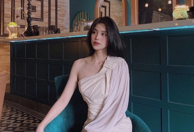 Trước khi bị bắt giữ vì liên quan đến ma tuý, Nguyễn Đỗ Trúc Phương được cộng đồng mạng ví là "cô tiên" vì ngoại hình xinh đẹp và thường làm việc thiện nguyện. Trên trang cá nhân của mình, Trúc Phương thường xuyên chia sẻ khoảnh khắc đi giúp đỡ các hoàn cảnh khó khăn và kêu gọi từ thiện. Tuy nhiên, hiện tại, trang Facebook cá nhân của cô này đã tạm khóa. 