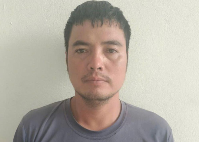 Bat doi tuong xin di nho xe roi cuop tai san cua nguoi phu nu