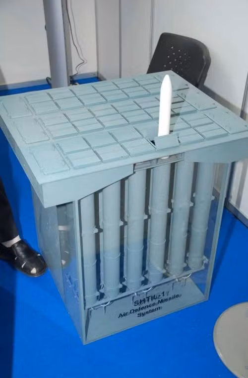 Trong tác chiến phòng không, lớp tàu này được trang bị tổ hợp tên lửa đối không tầm trung Shtil-1 với 3 module phóng thẳng đứng 3S90E. Mỗi module chứa 12 tên lửa 9M317E đạt tầm phóng đến 50km.