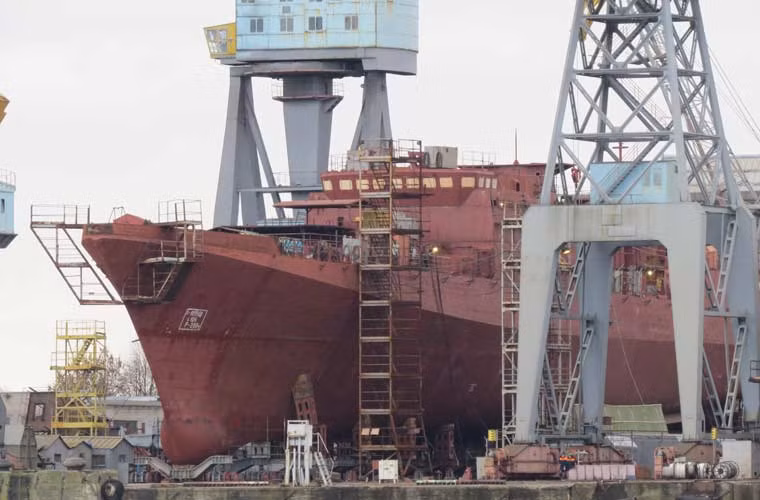 Tàu hộ vệ tên lửa Đô đốc Grigorovich được khởi đóng ở nhà máy Yantar (tỉnh Kaliningrad) vào ngày 18/12/2010, chính thức được hạ thủy vào ngày 14/3/2014. Các cuộc thử nghiệm đầu tiên sẽ diễn ra trong tháng 4 này.