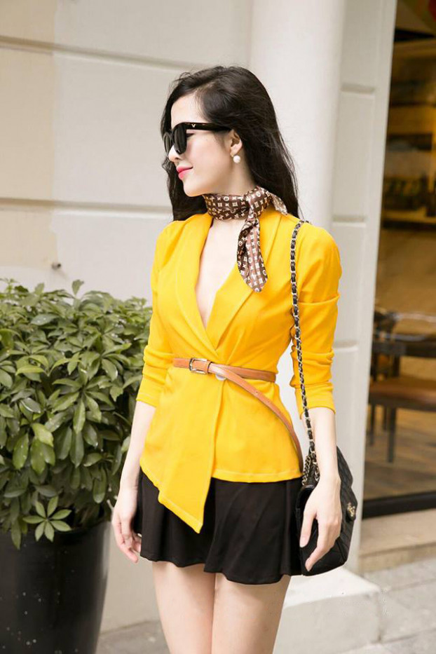 Bài viết dưới đây sẽ là lời giải đáp cho câu hỏi 12 con giáp nên mặc đồ màu gì vào mùng 1 Tết Kỷ Hợi để thu hút vượng khí cùng sự may mắn, tài lộc mà bạn có thể tham khảo! Tuổi Tý: Năm 2019, vận trình của những người tuổi Tý không có quá nhiều điểm đột phá cũng không thực sự vượng sắc nhưng nếu biết cách lợi dụng màu sắc may mắn để thay đổi phong thủy thì bản mệnh vẫn có thể xoay chuyển tình thế, nâng cao khả năng thành công trên mọi phương diện, cả tiền tài lẫn sự nghiệp. Những ngày đầu năm mới, tuổi Tý nên mặc đồ mang màu sắc: Đen, cam, vàng.