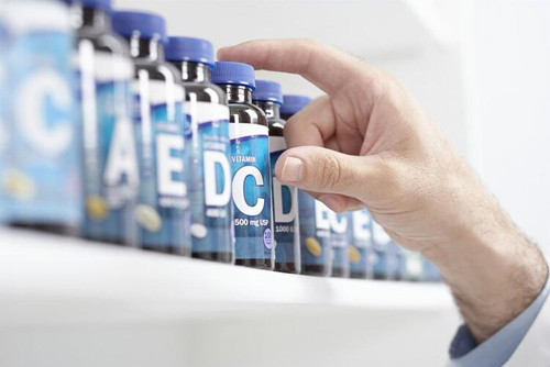 Thông qua trường hợp bệnh của ông Ngô, bác sĩ nhấn mạnh hiện không có sản phẩm y tế nào được chứng nhận chính thức chữa khỏi tình trạng huyết áp cao. Bệnh nhân cần dùng thuốc theo chỉ định của bác sĩ để kiểm soát huyết áp. Ngoài huyết áo cao, có 5 bệnh không thể chữa khỏi. Bệnh nhân cần thận trọng trước những lời mời dùng thuốc “có cánh” không có cơ sở.