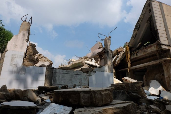 Trước thực trạng này, quận Bình Thạnh đã lên phương án di dời và tái định cư 300 hộ dân đến chung cư Chu Văn An, phường 12, quận Bình Thạnh. Ảnh: PLO.