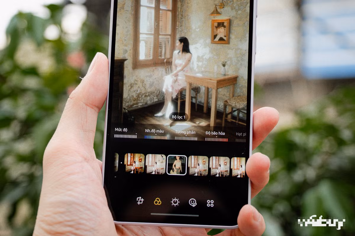 Tạo bộ lọc cá nhân trên A36 và A56 giúp người dùng tạo preset màu từ ảnh yêu thích, áp dụng nhanh chóng cho các ảnh khác. (Ảnh: Webuy)