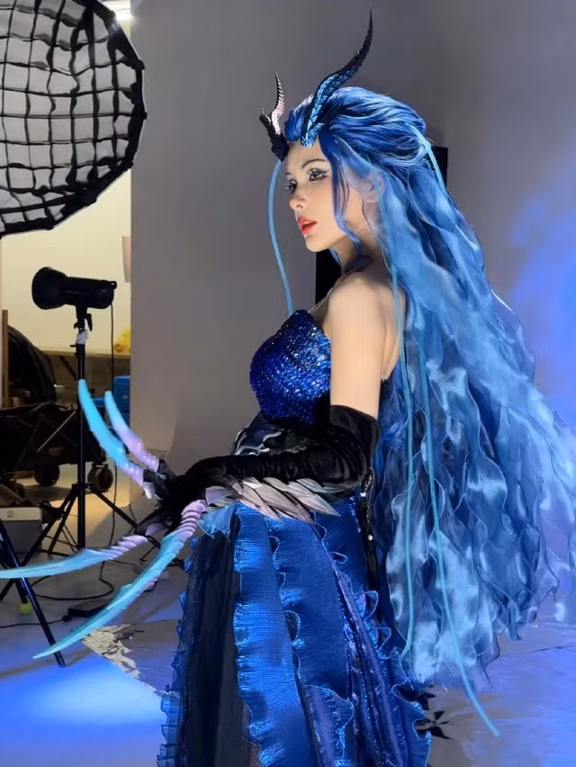 Fan đã bình luận hài hước, gọi Rita là "cô" và xưng "cháu" theo đúng vai vế của nhân vật Ngao Nhuận trong phim. (Ảnh: gamek)