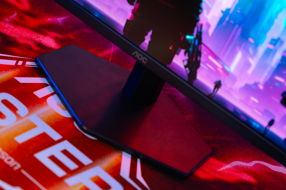 Tấm nền Fast IPS đảm bảo màu sắc chính xác và ổn định ở mọi góc nhìn, độ phủ màu đạt 99% sRGB và 90% DCI-P3, hỗ trợ HDR10. (Ảnh: Thanh niên Việt)