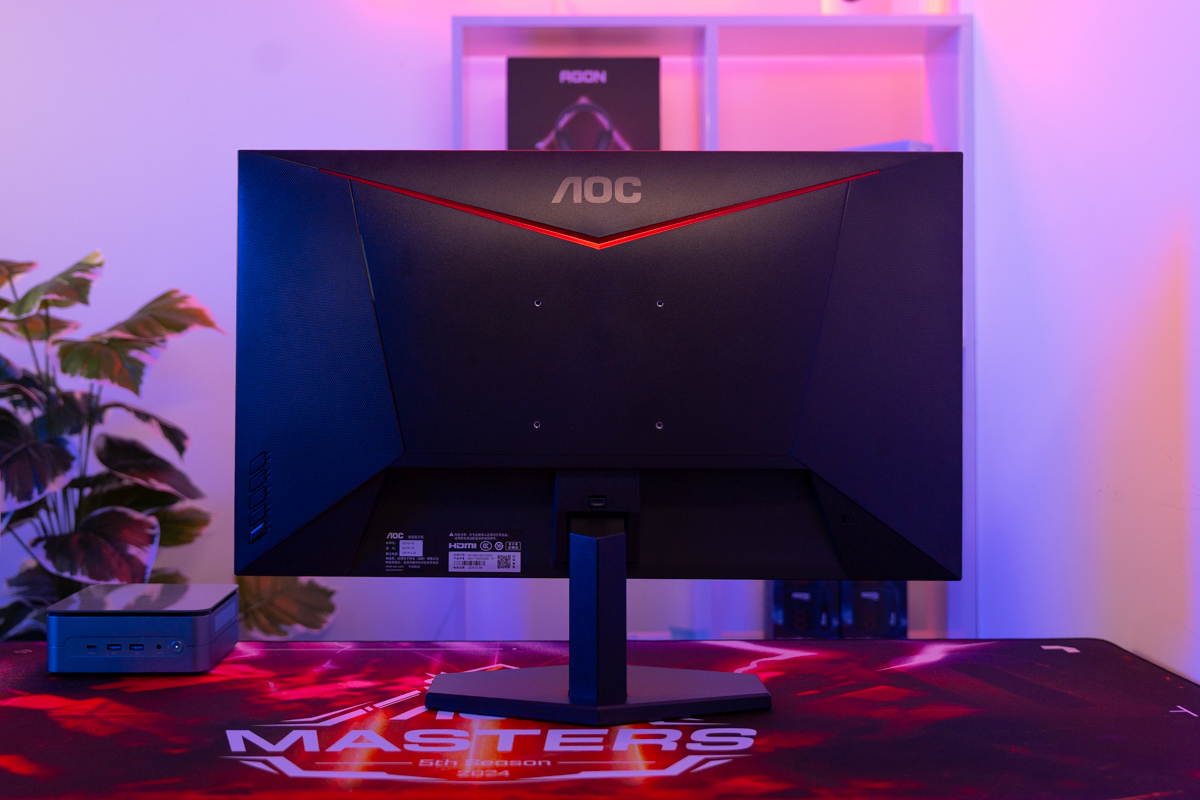 Công nghệ Adaptive Sync giúp giảm hiện tượng xé hình, Low Input Lag tối ưu phản hồi trong game, cùng các tính năng bảo vệ mắt như Low Blue Mode và Flicker-Free. (Ảnh: Thanh niên Việt)