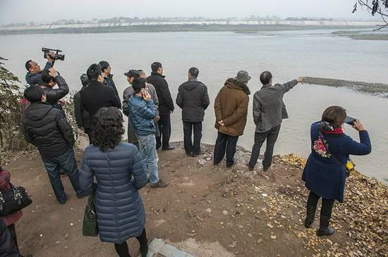 Các chuyên gia khảo cổ xác định ấn vàng thuộc về Trương Hiến Trung, lãnh tụ khởi nghĩa nông dân cuối triều Minh, và có thể dẫn đến kho báu bị thất lạc. (Ảnh: cjiyou)