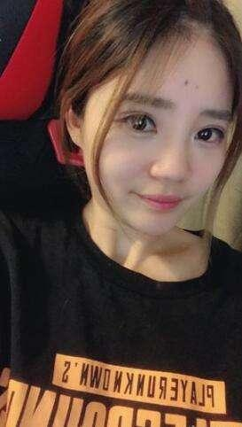 Người hâm mộ sốc vì sự khác biệt lớn, thậm chí khó nhận ra cô là ai.(Ảnh: sina)