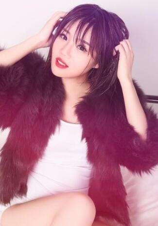 Sau đó, Xue MM tiết lộ đang mang thai, khiến cơ thể thay đổi nhiều.(Ảnh: sina)