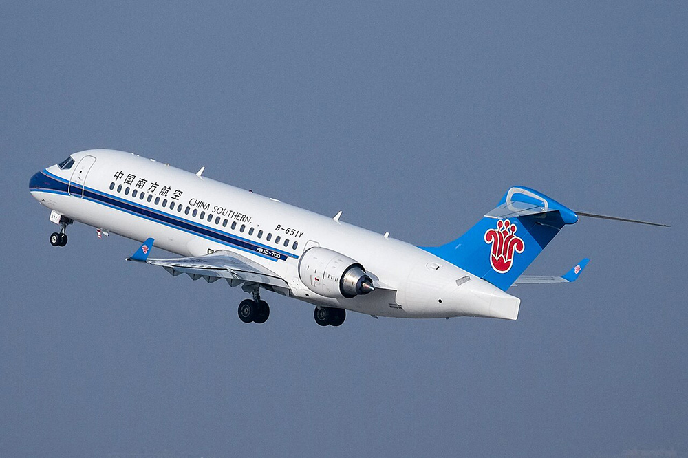 Máy bay có nhiều cải tiến như giảm trọng lượng, tiếng ồn, tối ưu hóa hệ thống điều khiển và trang bị buồng lái thông minh. (Ảnh: Aircraft Recognition Guide)