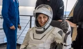 Họ phải đối mặt với tình trạng teo cơ, loãng xương nghiêm trọng do môi trường vi trọng lực gây suy giảm cơ bắp và mật độ xương.(Ảnh: The Guardian)