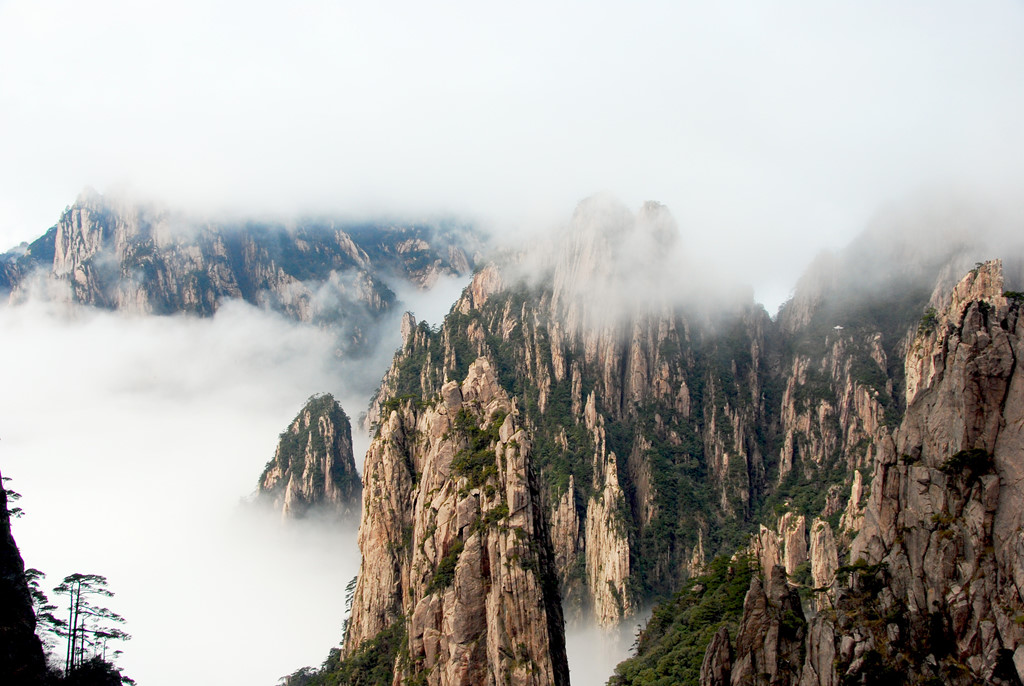 Các câu chuyện về Tây Vương Mẫu, Nguyên Thủy Thiên Tôn càng làm Côn Lôn trở nên huyền bí hơn.