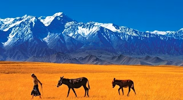 Dãy Côn Lôn ngày nay trải dài qua Tây Tạng, Thanh Hải và Tân Cương nhưng không có bằng chứng khớp với truyền thuyết.