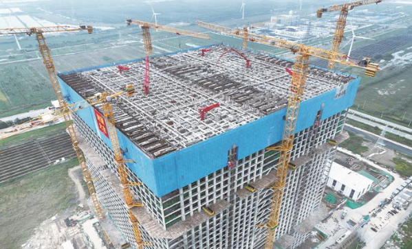 Các khối nâng hạ được làm từ vật liệu tái chế như đất, cát, giúp giảm chi phí và tác động môi trường. (Ảnh: nantong.gov.cn)