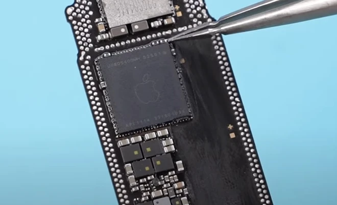 iPhone 16e được trang bị chip A18, sản xuất trên tiến trình 3nm, tăng hiệu năng xử lý lên 15% và tiết kiệm năng lượng. (Ảnh: Rewa Technology)