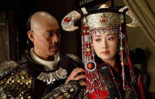 Dù phải rời kinh thành, cuộc sống hôn nhân của bà được ghi nhận là hạnh phúc. (Ảnh: Đời sống &amp; Pháp luật)