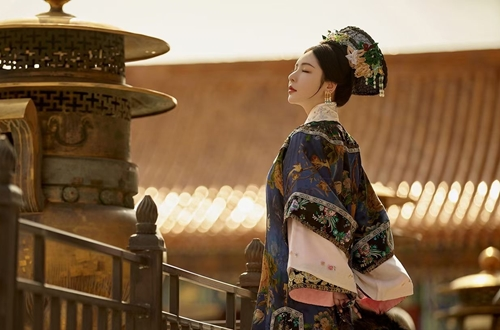 Lăng mộ của công chúa được con trai xây dựng giữa thảo nguyên như một sự tri ân dành cho mẹ. (Ảnh: Dân việt)