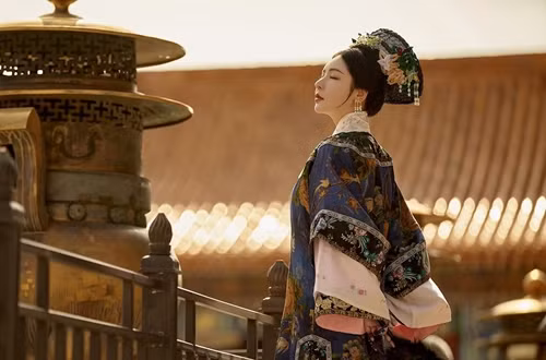 Lăng mộ của công chúa được con trai xây dựng giữa thảo nguyên như một sự tri ân dành cho mẹ. (Ảnh: Dân việt)