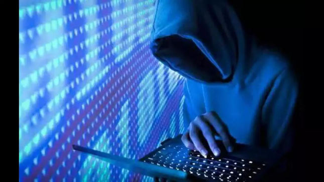 Một người đàn ông ở Trung Quốc tên Liu đã bị lừa 200.000 Nhân dân tệ (701 triệu VND) bởi một "bạn gái AI" tên Jiao. Những kẻ lừa đảo sử dụng video, ảnh và hóa đơn y tế được tạo bằng AI để thuyết phục Liu chuyển tiền.(Ảnh: Tiền phong)