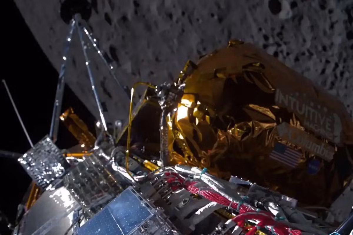 Kilonova xảy ra khi hai sao neutron va chạm, tạo ra các nguyên tố quý như vàng và bạch kim. (Ảnh: New Scientist)