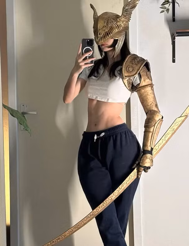 Trên thực tế, bên cạnh niềm yêu thích với tựa game Dark Souls thì Tanukii còn thường xuyên thử sức cosplay với rất nhiều tựa game/ bộ truyện nổi tiếng. (Ảnh: IGNV)