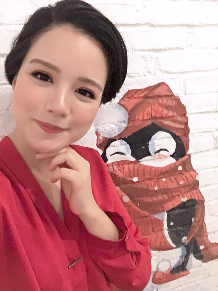 Minh Trang luôn rạng rỡ