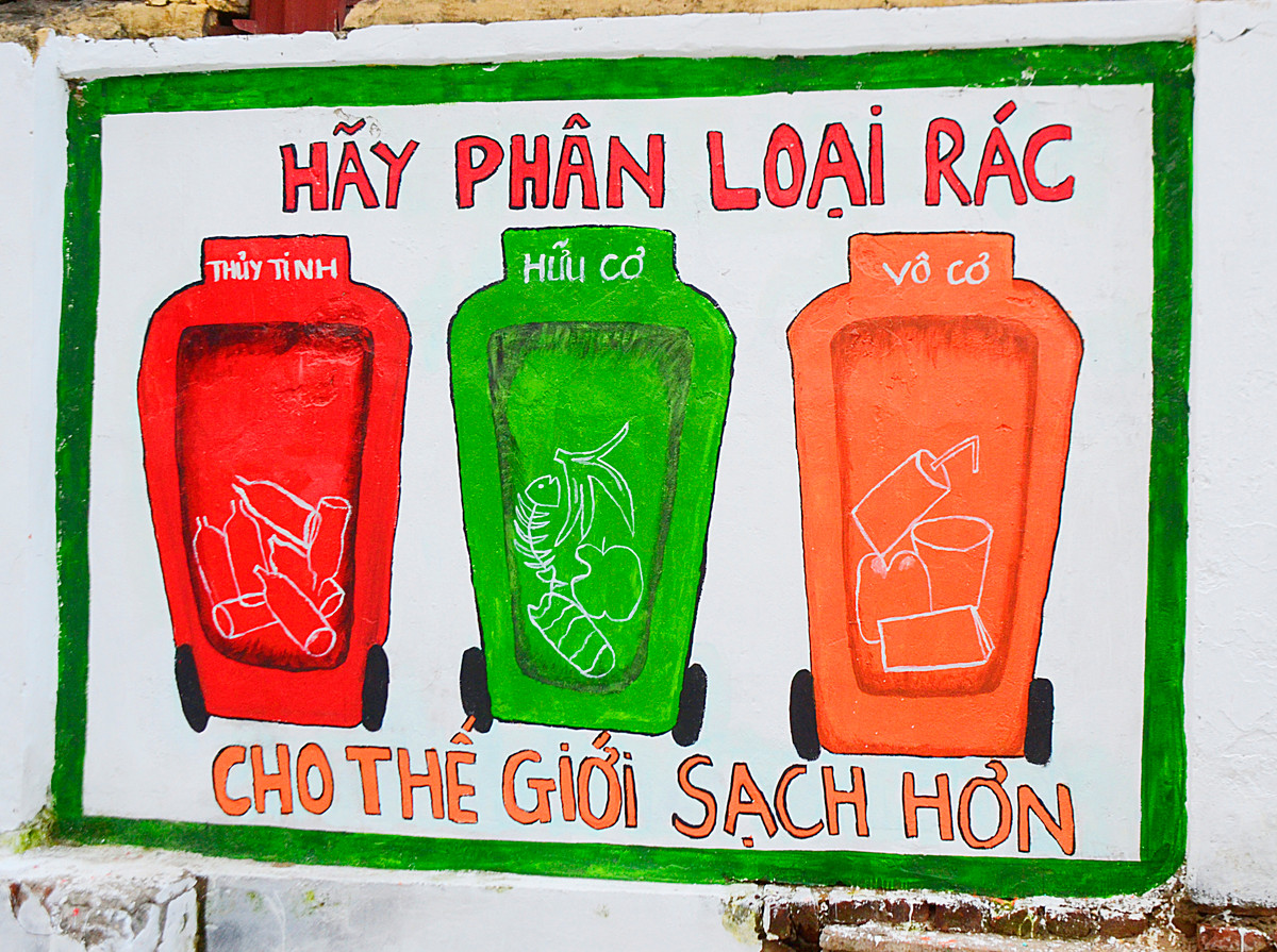 .... rồi xử lý và phân loại rác thải...