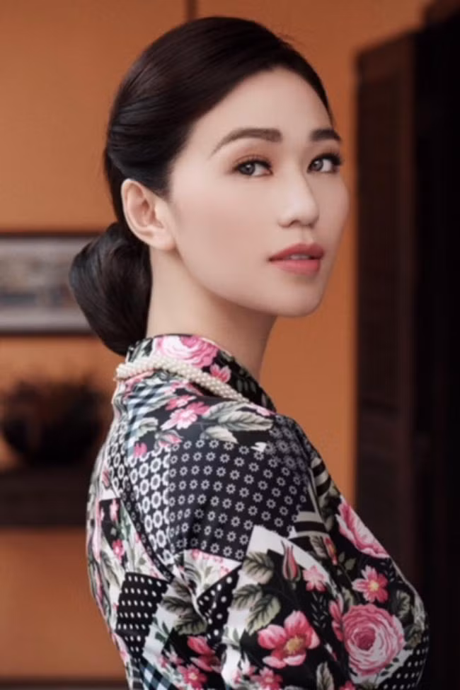 Cũng theo Khánh My tiết lộ, để hoàn thành trọn vẹn vai diễn Hồng Trà trong Mỹ nhân Sài Thành, với độ tuổi từ đôi mươi đến 70, cô đã phải cố gắng rất nhiều. Chưa kể đến việc, toàn bộ áo dài Khánh My diện trong phim đều được cô tự đi lựa vải và nhờ NTK may để đúng với tính cách nhân vật nhất.