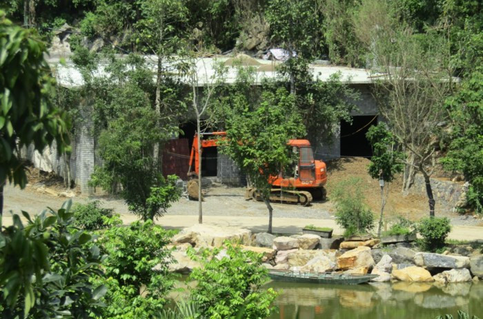 Về vấn đề xử lý chất thải từ khu chăn nuôi, ông Thắng cho biết, đã yêu cầu doanh nghiệp thực hiện những cam kết về qui hoạch xây dựng cũng như bảo vệ môi trường…