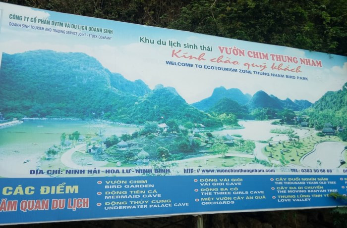 Trước thắc mắc của dư luận, ông Bùi Việt Thắng - Phó giám đốc Ban quản lý Quần thể danh thắng Tràng An - trả lời trên Thời báo Doanh nhân: Khu chăn nuôi có trước lúc khu vực này được công nhận nằm trong vùng lõi di sản Tràng An, không di dời là theo quyết định của UBND tỉnh Ninh Bình ngày 21/01/2015. Ảnh: TBDN.