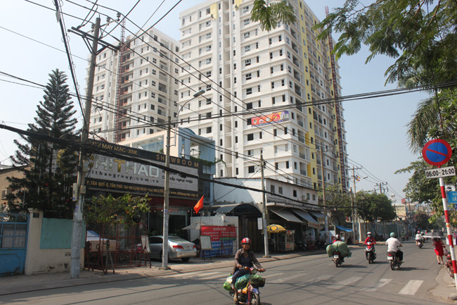 Theo kết luận thanh tra của Sở Xây dựng TP.HCM về việc chấp hành pháp luật trong hoạt động quản lý đầu tư xây dựng và hoạt động quản lý, vận hành chung cư Khang Gia Tân Hương, Công ty Khang Gia có biểu hiện chống đối, còn một số cán bộ có liên quan lại thiếu trách nhiệm, quyết liệt và tỏ ra bất lực trước chủ đầu tư. Ảnh: thuecanhosg.com.