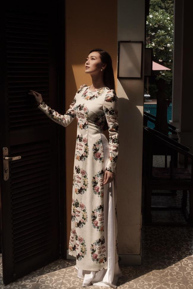 Trước tin đồn cho rằng được đại gia chống lưng nên mới sở hữu khối tài sản kếch xù như vậy, Khánh My phủ nhận và cho biết, thu nhập chính đến từ việc kinh doanh bất động sản và thiết kế nội thất.