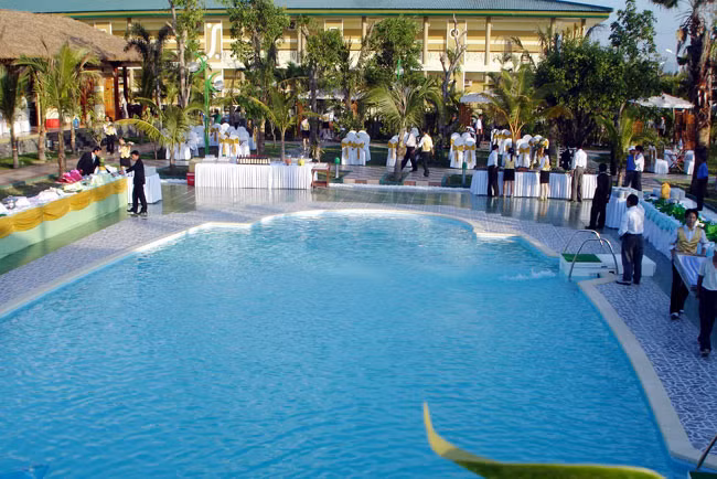 Mặc dù liên tục được đầu tư mở rộng nhằm cạnh tranh với các khu vui chơi giải trí trên cả nước, nhưng lượng khách tham quan rất khiêm tốn. Mặc dù liên tục được đầu tư mở rộng nhằm cạnh tranh với các khu vui chơi giải trí trên cả nước, nhưng lượng khách tham quan rất khiêm tốn.