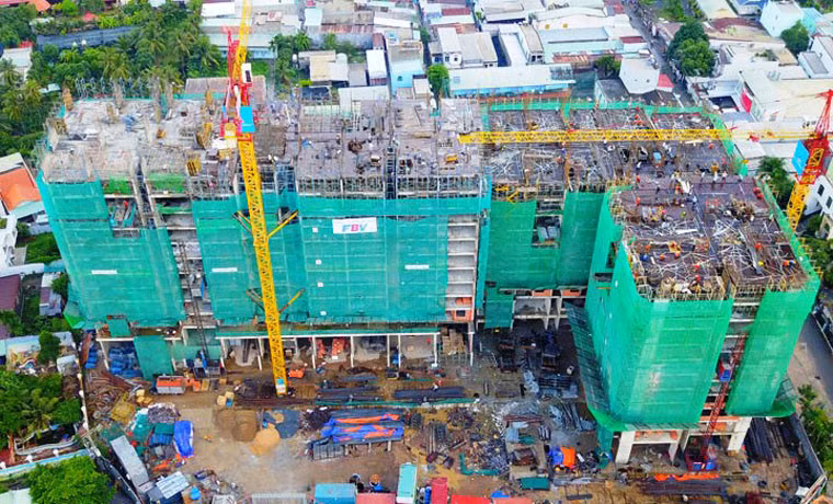 Dự án OPAL GARDEN (do Tập đoàn Đất Xanh phát triển dự án) từng bị dừng thi công. Ảnh: Vũ Sơn.