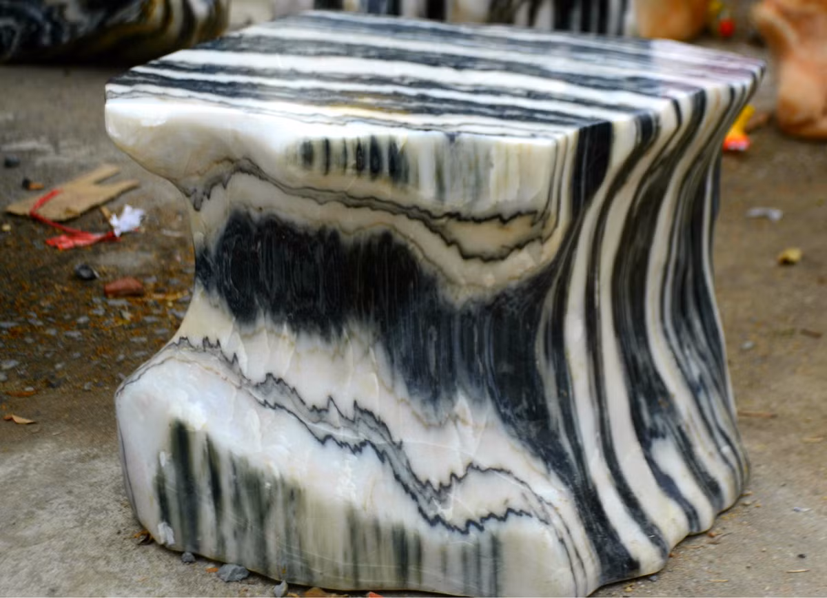 Theo ý nghĩa phong thủy, đá Tuyết Sơn tượng trưng cho sự may mắn, thịnh vượng, tài lộc.