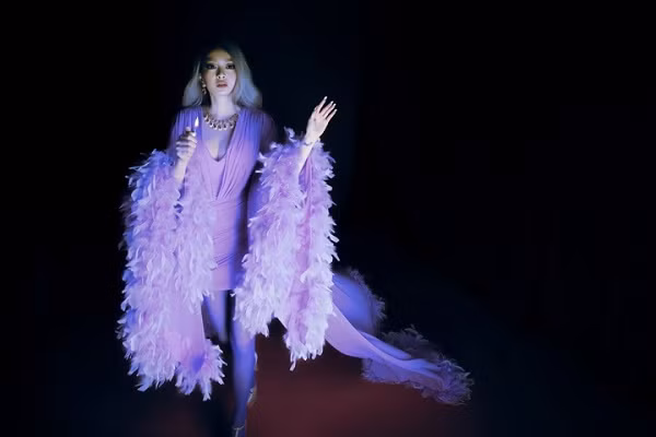 Giải thưởng “Ngôi sao xanh” năm nay, cô cũng tiếp tục có tên trong hạng mục đề cử “Nữ diễn viên được yêu thích nhất” với phần nhận định: “Trong bộ phim điện ảnh “Cô gái từ quá khứ”, Kaity Nguyễn hoàn thành xuất sắc vai “ác nữ” Quỳnh Yên toát ra sự liều lĩnh, nguy hiểm của một kẻ phá hoại. Nữ diễn viên mang đến hai sắc thái hoàn toàn đối lập cô bé mồ côi rách rưới, luôn thường trực cảm giác bất an, sợ hãi và người phụ nữ lạnh lùng, xảo quyệt, dư thừa sự liều lĩnh. Đây đều là những nét tính cách và tâm lý khác biệt mà Kaity Nguyễn thể hiện qua nhân vật của mình”. 