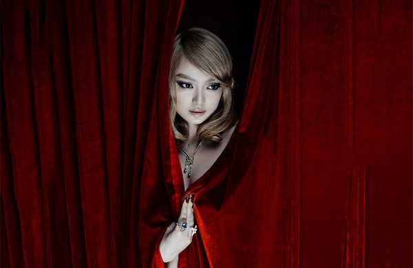 Song song với các hoạt động phim ảnh, hiện hình ảnh của Kaity Nguyễn còn đang phủ sóng dày đặc trong nhiều chiến dịch quảng cáo của các nhãn hàng lớn. Với hàng loạt dấu ấn đáng nhớ ở tuổi 23, Kaity Nguyễn một lần nữa khẳng định sự trưởng thành, mới mẻ và luôn không ngừng thử thách bản thân trong nhiều vai trò khác nhau. 