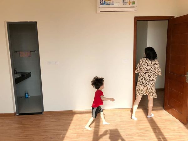 Ba Duy - Nam Thuong tu hao khoe nha moi tau 