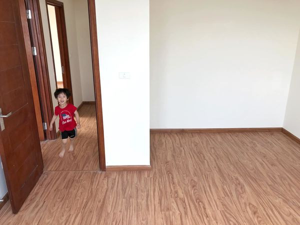 Ba Duy - Nam Thuong tu hao khoe nha moi tau 