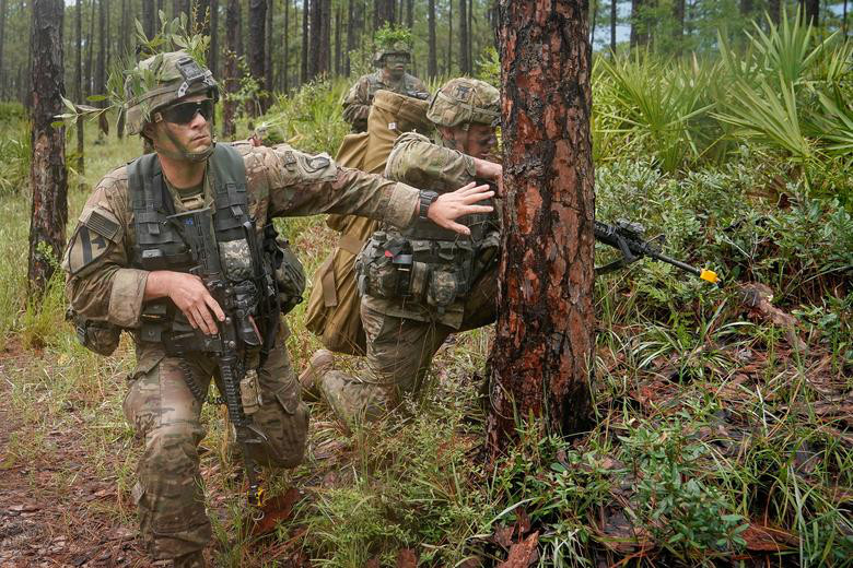 Trong Thế chiến 2, Sư đoàn Dù 101 nổi tiếng với vai trò trong Chiến dịch Overload (cuộc đổ bộ Normandy ngày 6/6/1944).