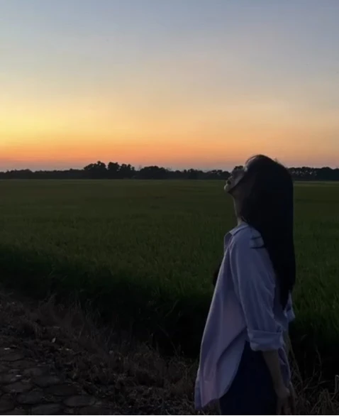 Nhật Hạ dự định đi Nha Trang cùng hội bạn thân nhưng cuối cùng phải thay đổi kế hoạch.