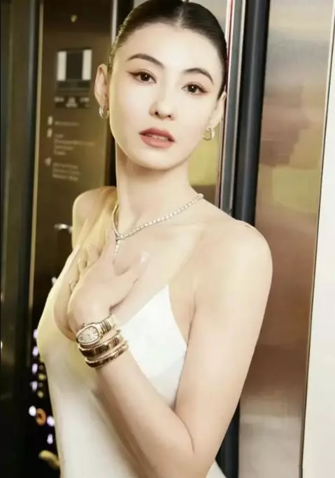 My nhan Hong Kong Truong Ba Chi khoe sac o tuoi U40