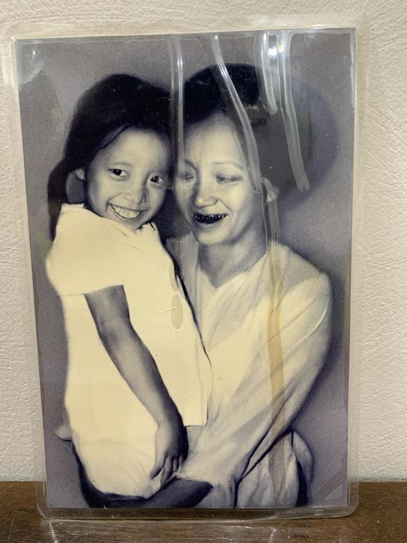 MC Thảo Vân đăng ảnh hiếm hồi 7 tuổi với mẹ ruột MC Thao Van dang anh hiem hoi 7 tuoi voi me ruot
