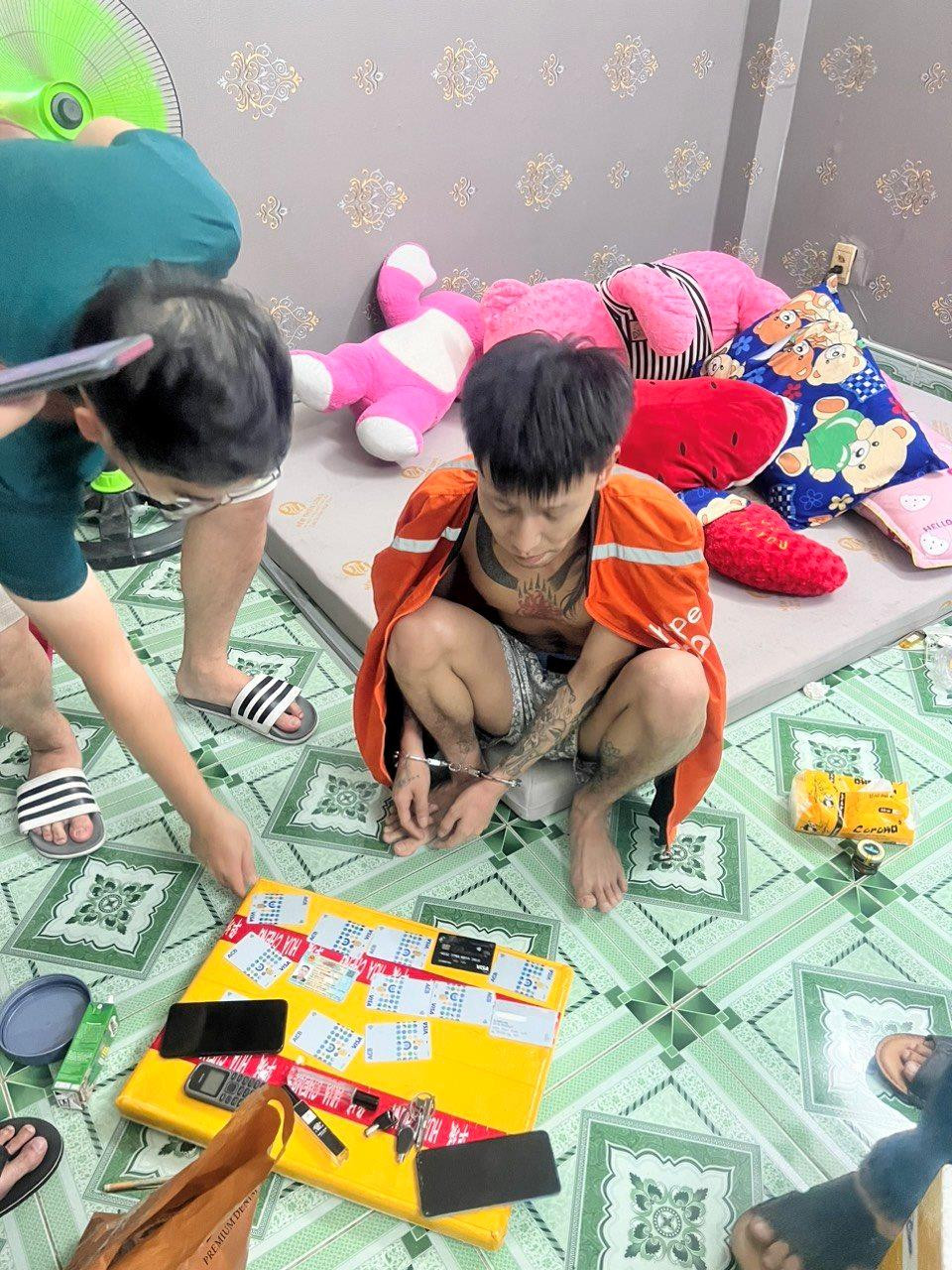 Bắt kẻ lừa đảo hàng ngàn người bằng hình thức kêu gọi từ thiện - Hình 2 Bat ke lua dao hang ngan nguoi bang hinh thuc keu goi tu thien-Hinh-2