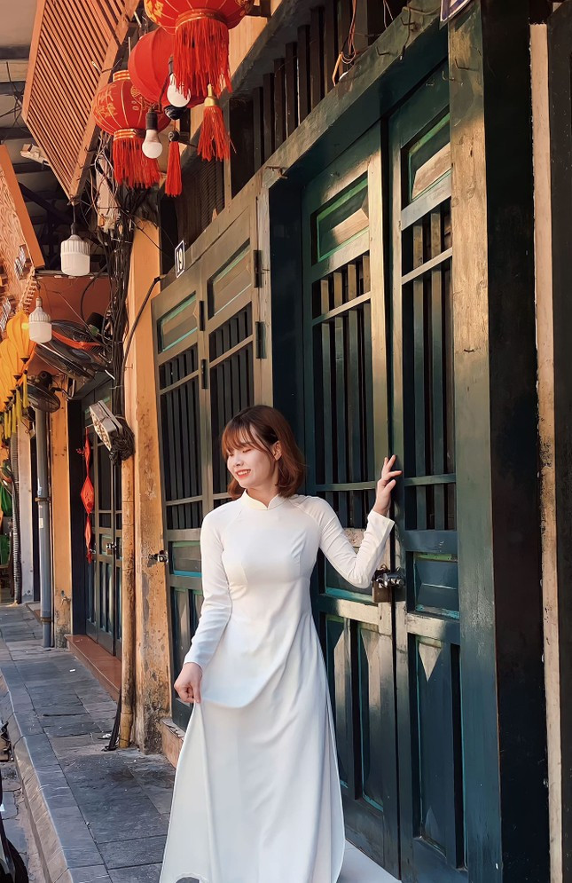 Nu sinh khiem thi mang anh sang den nhung manh doi kem may man-Hinh-6